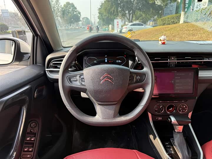 Фото 6 - Citroen C3-XR