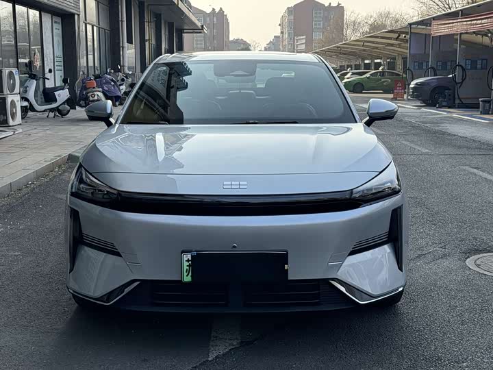 Фото 2 - Geely Galaxy L6