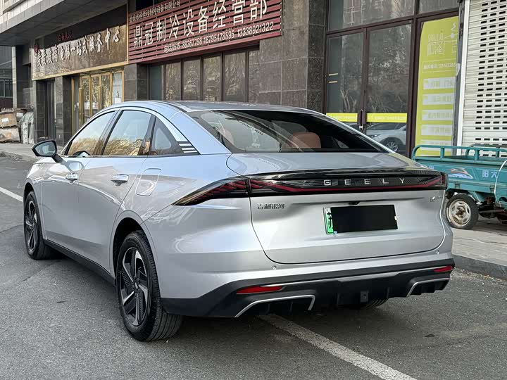 Фото 3 - Geely Galaxy L6