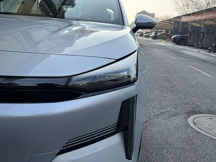 Фото 7 - Geely Galaxy L6