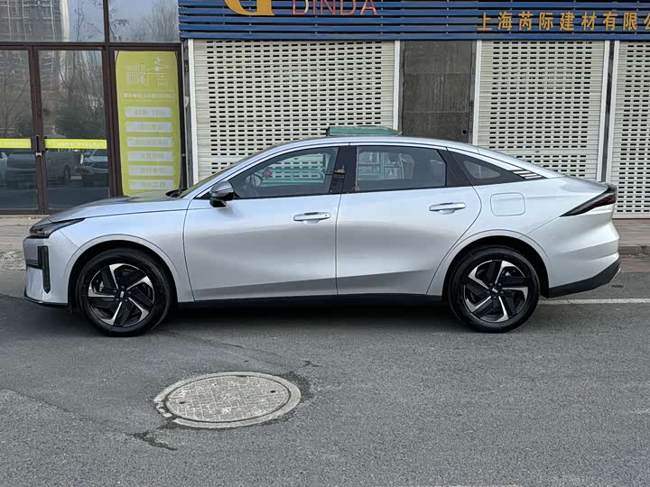 Фото 8 - Geely Galaxy L6