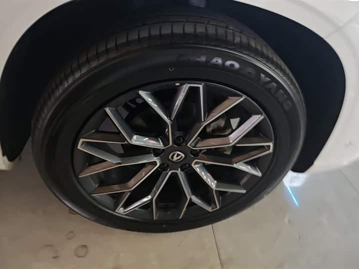 Фото 6 - Changan UNI-Z Hybrid