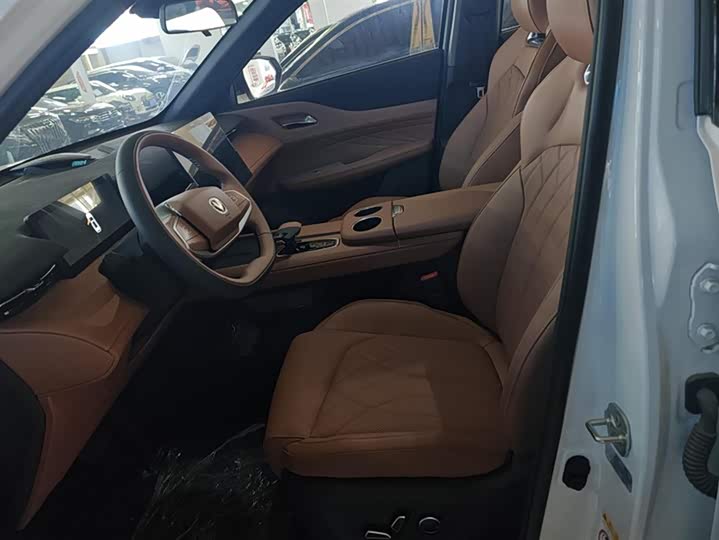 Фото 9 - Changan UNI-Z Hybrid