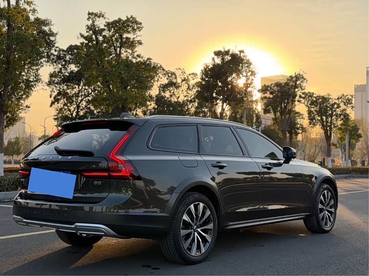 Фото 5 - Volvo V90