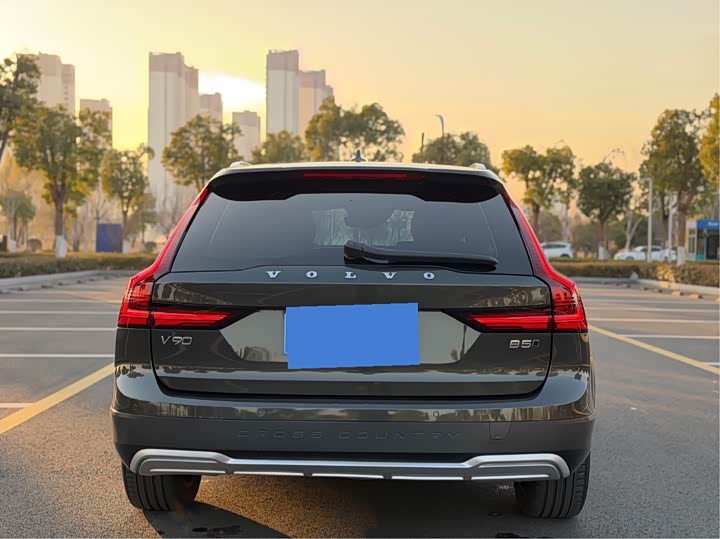 Фото 6 - Volvo V90