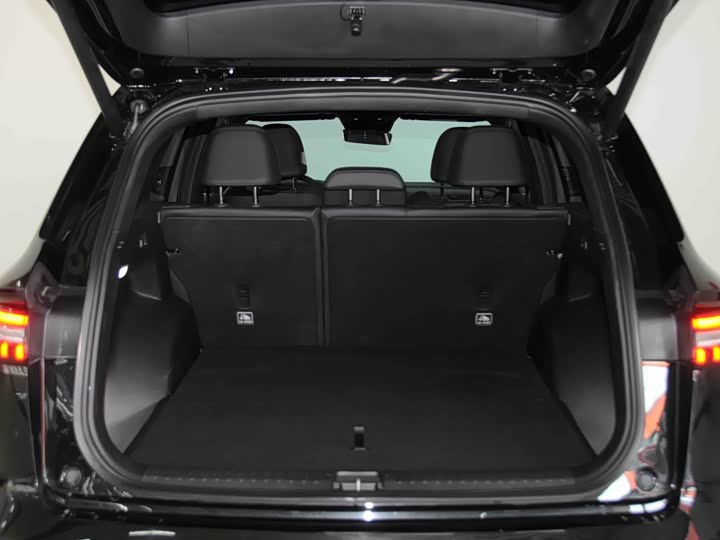 Фото 7 - Geely Monjaro