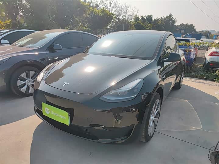Фото 1 - Tesla Model Y