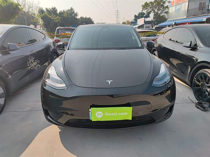 Фото 3 - Tesla Model Y