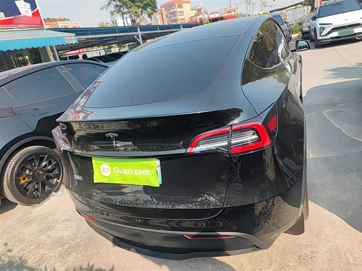 Фото 6 - Tesla Model Y