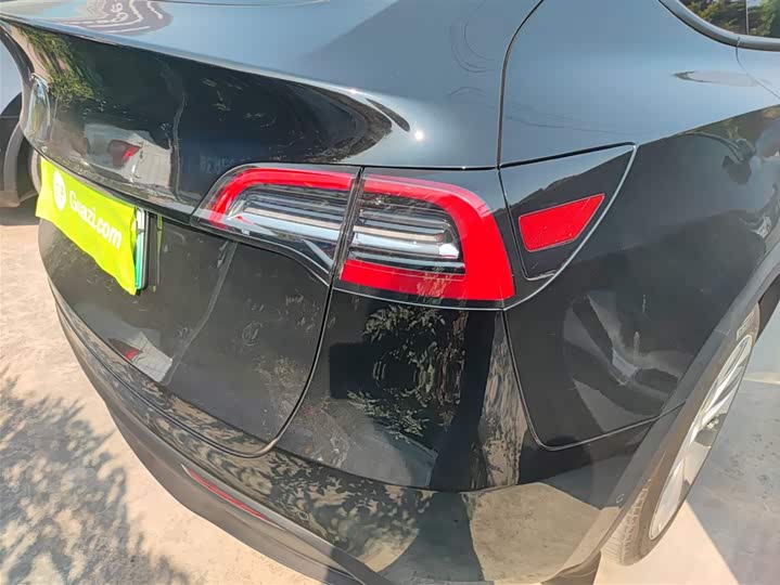 Фото 8 - Tesla Model Y