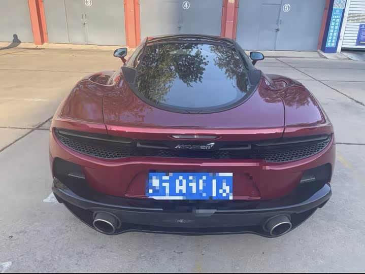 Фото 3 - McLaren GT