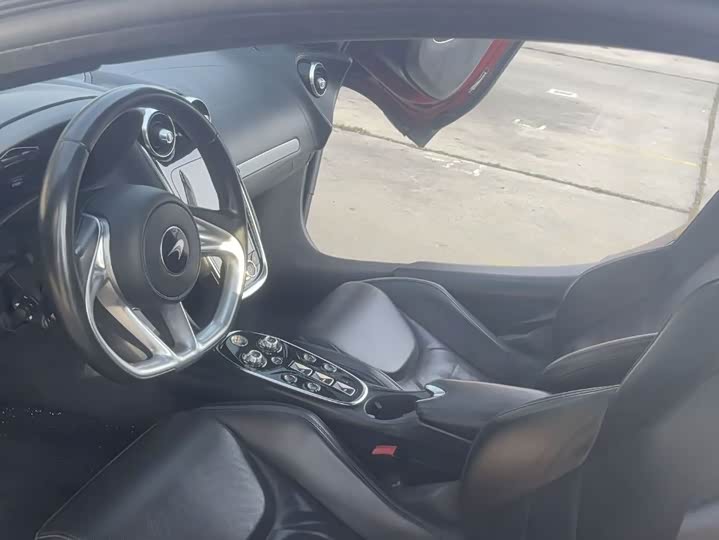 Фото 5 - McLaren GT