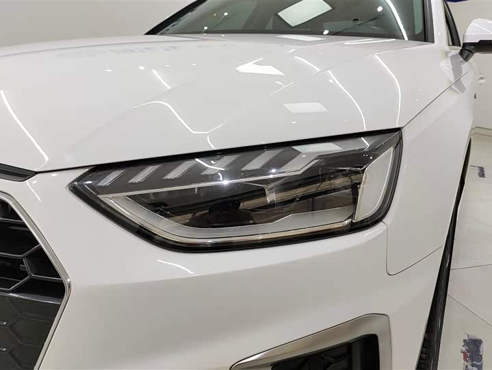 Фото 5 - Audi A4L