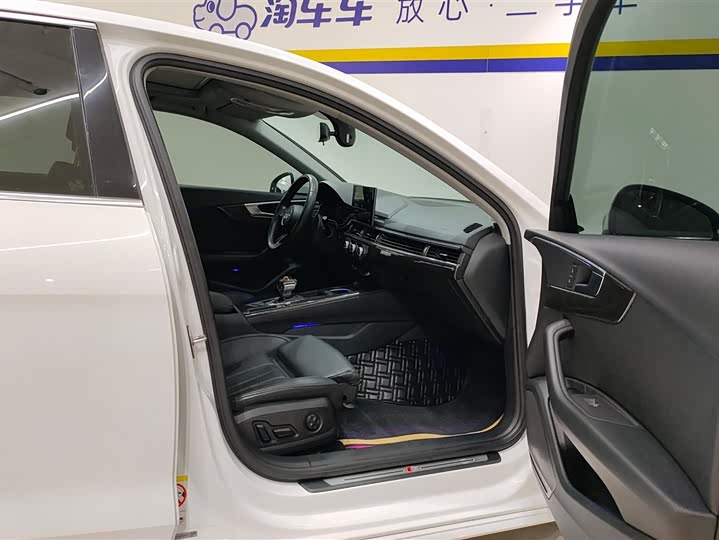 Фото 8 - Audi A4L