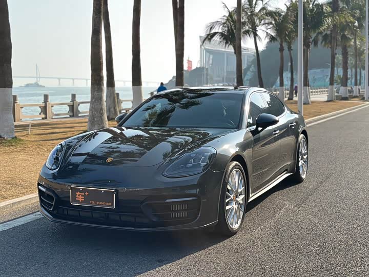Фото 2 - Porsche Panamera