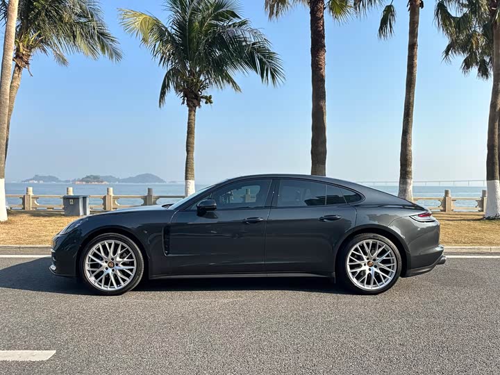 Фото 9 - Porsche Panamera