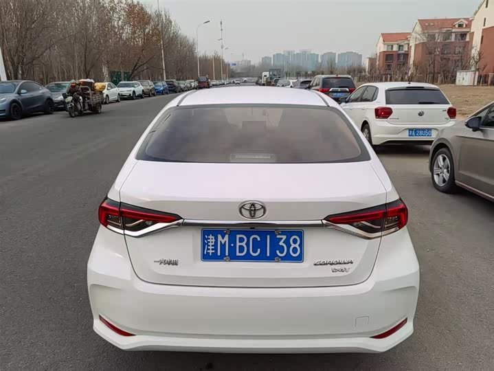 Фото 4 - Toyota Corolla