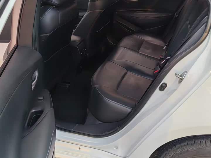 Фото 7 - Toyota Corolla