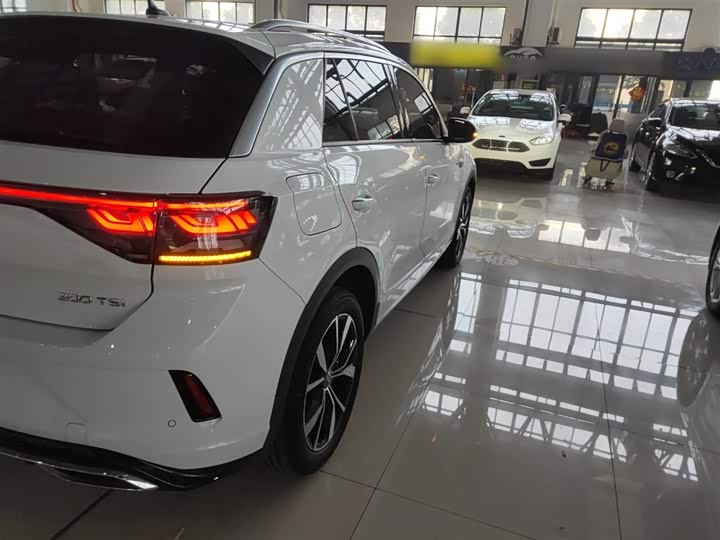 Фото 8 - Volkswagen T-Roc