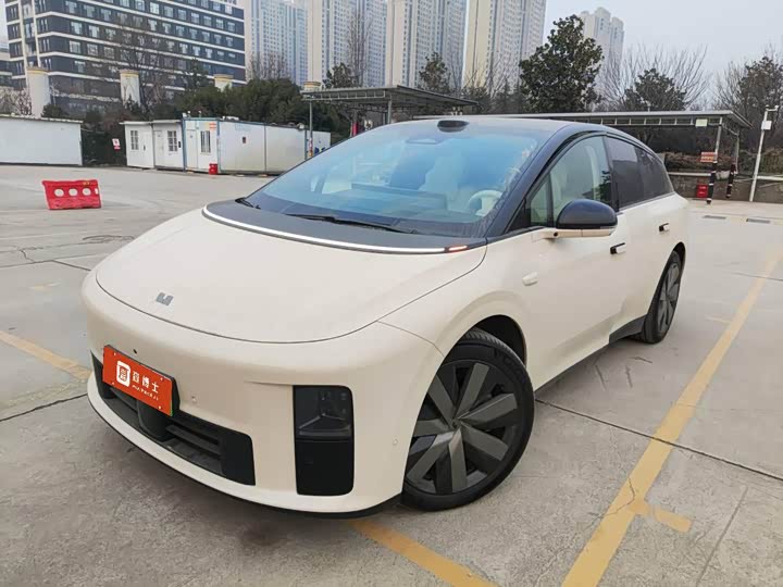 Фото 1 - LiXiang i6