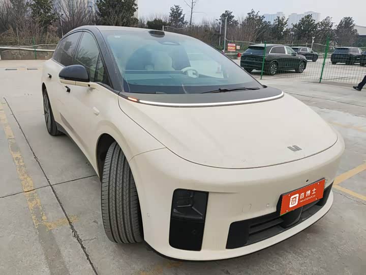 Фото 2 - LiXiang i6