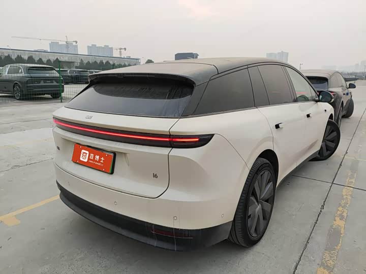 Фото 3 - LiXiang i6