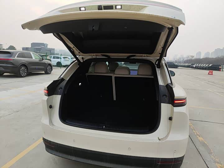 Фото 8 - LiXiang i6