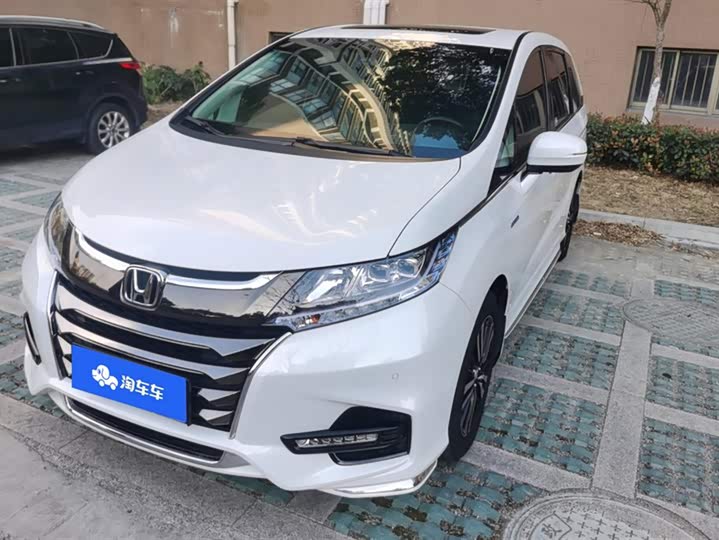 Фото 1 - Honda Odyssey