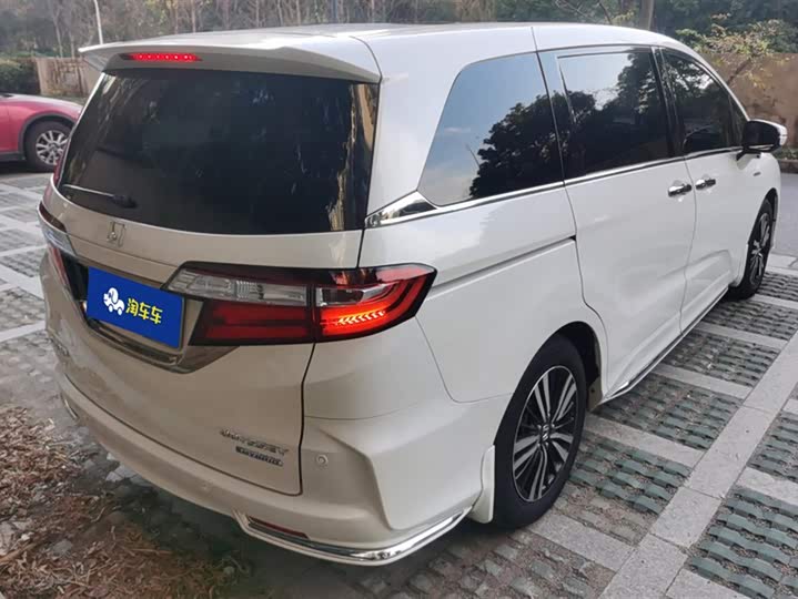 Фото 3 - Honda Odyssey