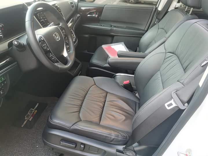 Фото 9 - Honda Odyssey