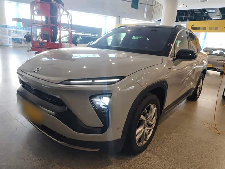 Фото 1 - Nio ES6