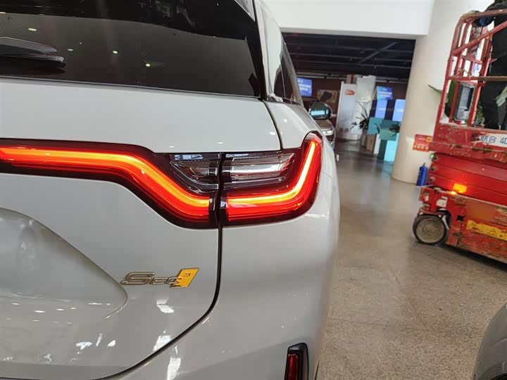 Фото 8 - Nio ES6