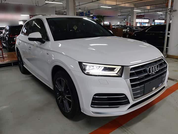 Фото 4 - Audi Q5L