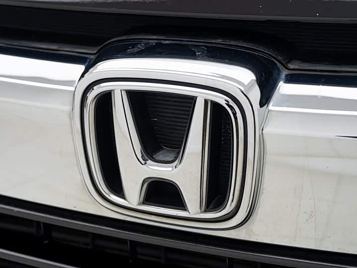 Фото 9 - Honda Avancier