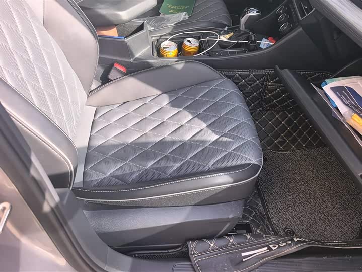 Фото 8 - Volkswagen Sagitar L