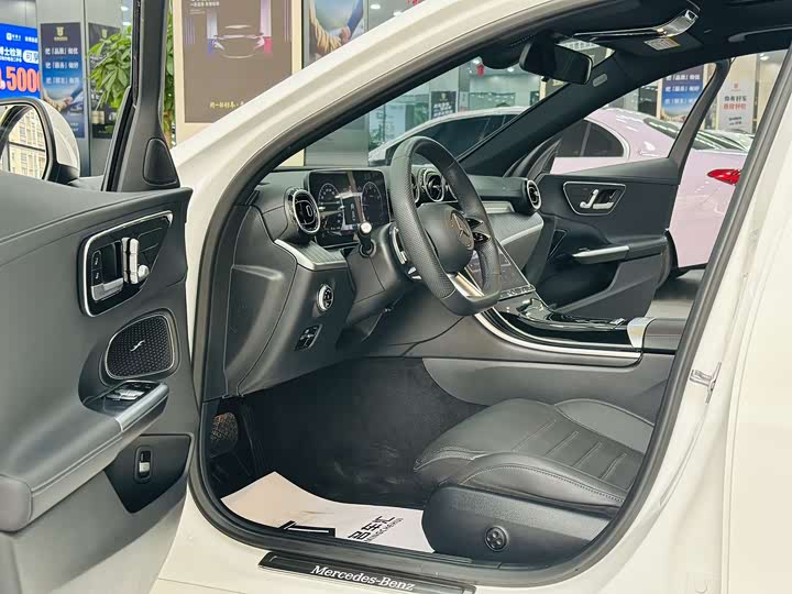 Фото 4 - Mercedes-Benz C-Class