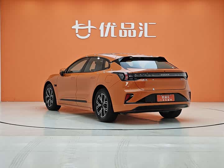 Фото 3 - Zeekr 001