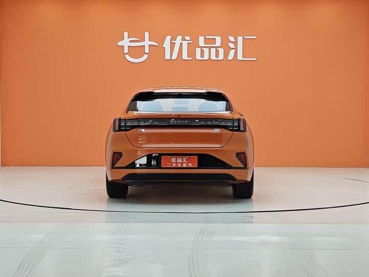 Фото 4 - Zeekr 001