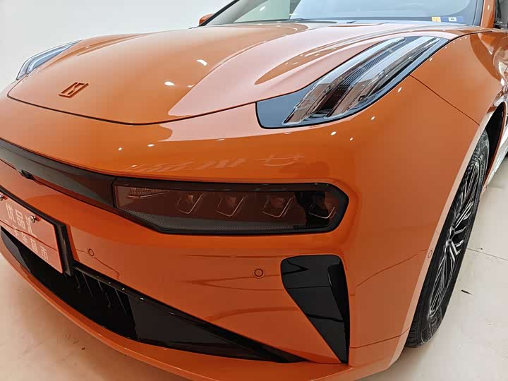 Фото 9 - Zeekr 001