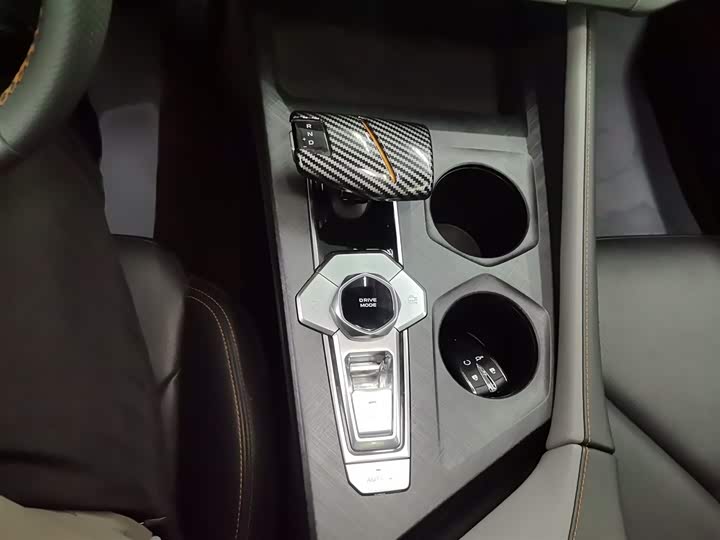 Фото 2 - Changan UNI-V