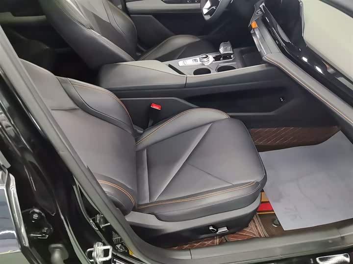 Фото 4 - Changan UNI-V