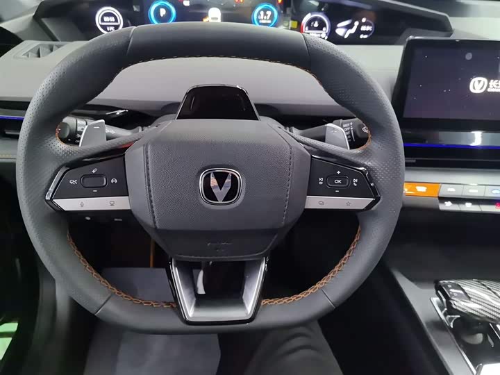 Фото 5 - Changan UNI-V