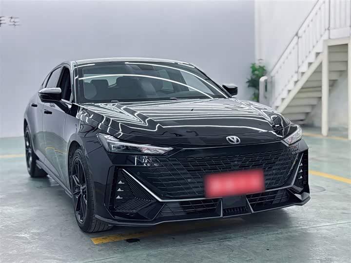 Фото 8 - Changan UNI-V