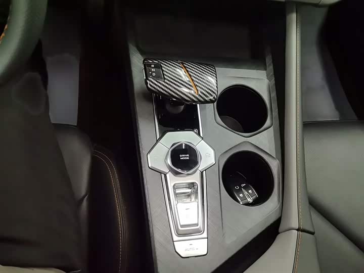 Фото 9 - Changan UNI-V