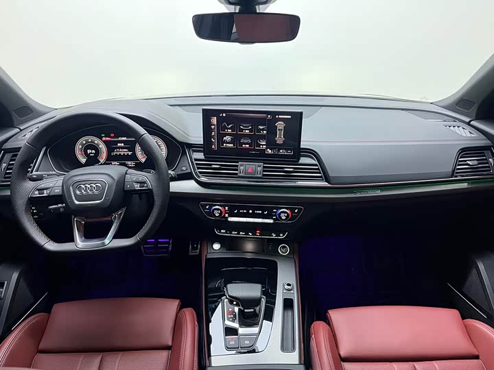 Фото 6 - Audi Q5L