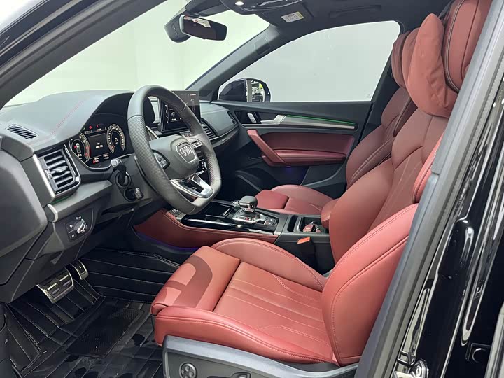 Фото 7 - Audi Q5L