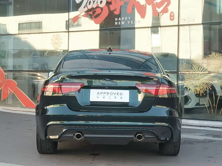 Фото 3 - Jaguar XE L
