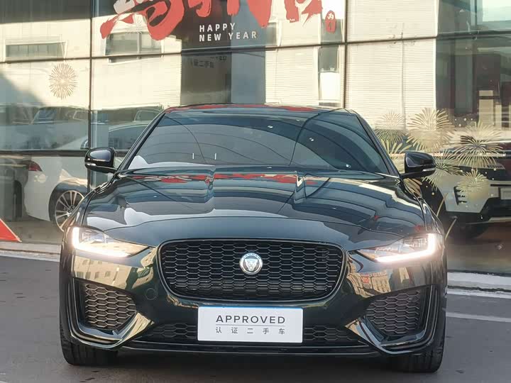 Фото 6 - Jaguar XE L