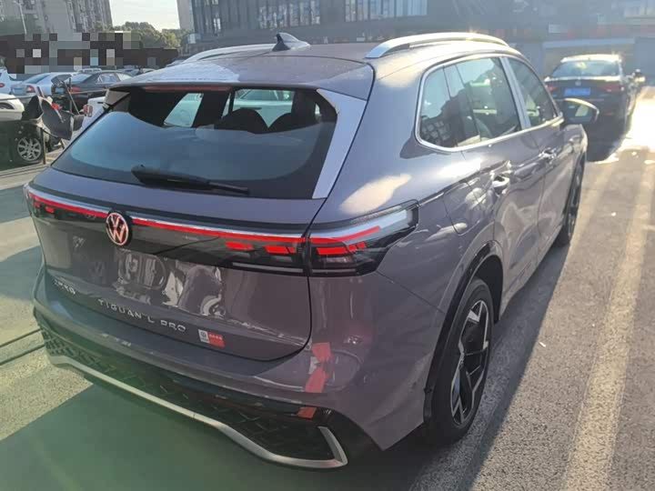 Фото 7 - Volkswagen Tiguan L Pro