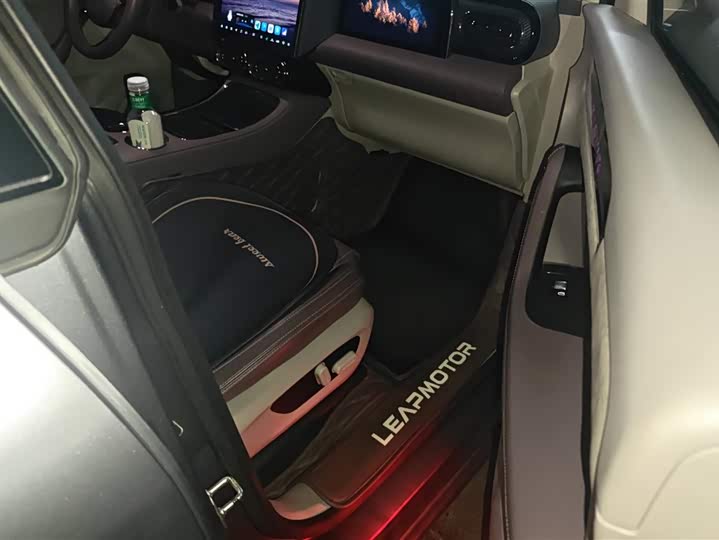 Фото 8 - Leapmotor C11